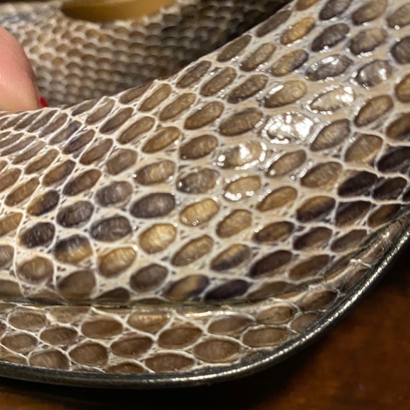🔥Stuart Weitzman Python Peep-toe Pumps🔥 - Picture 4 of 8